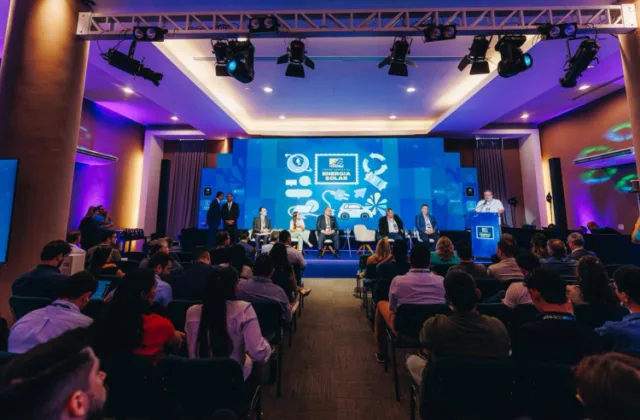 Público reunido no V Fórum Sebrae de Energia Solar, em Natal